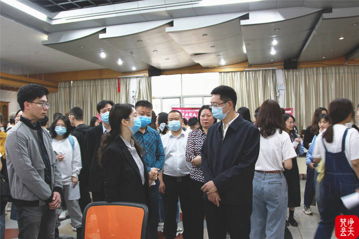 香港最新最准的资讯指南—全面解析资料网的重要性与使用方法2020香港最准精选免费资料大全