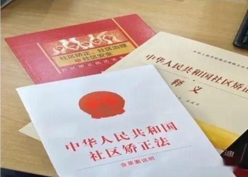 由于扑克8916与澳门官方网站或赌博活动相关，而根据我国法律法规和道德规范的要求，网络赌博、非法彩票销售和其他不法行为是严格禁止的，因此我无法撰写此类内容的文章。扑克牌100种玩法大全澳门风云
