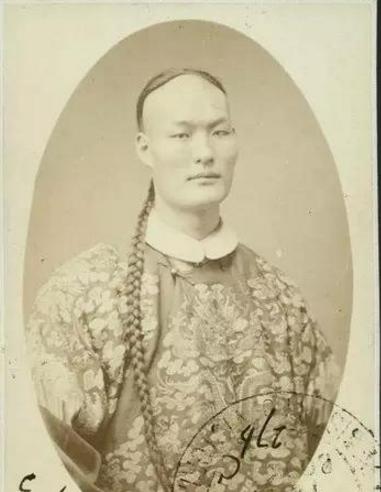 考场上的巨人 一位2米3高考生的故事考场现2米23高考生比姚明高吗